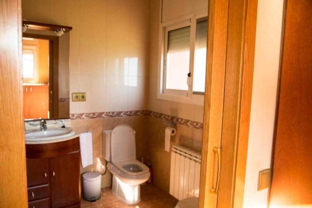 Willa Casa Bella Con Piscina Caldes De Montbui Zewnętrze zdjęcie
