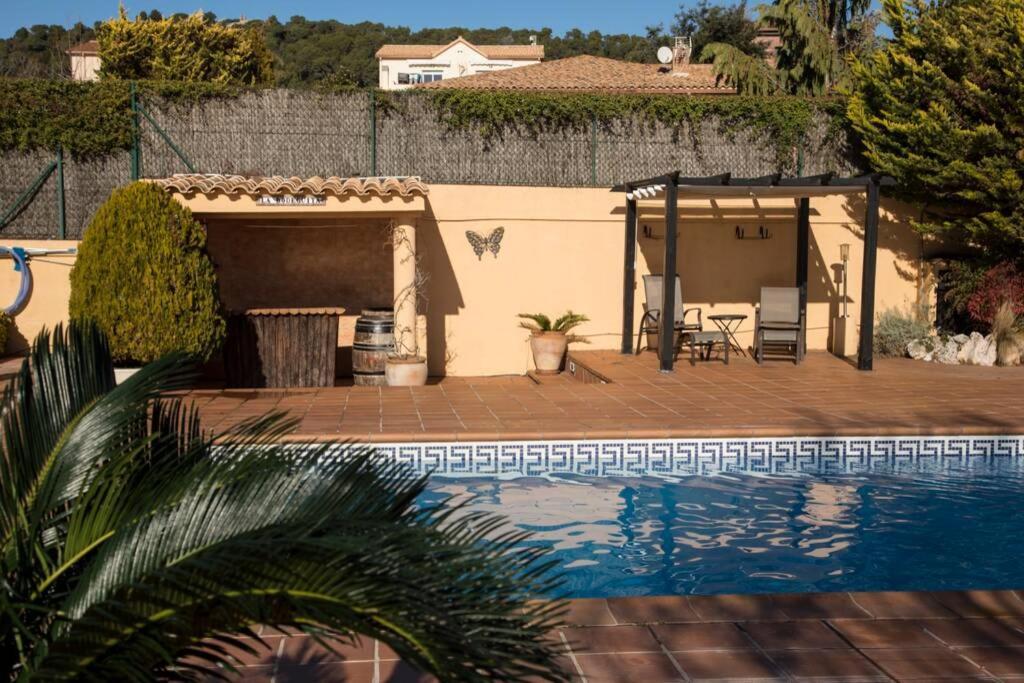 Willa Casa Bella Con Piscina Caldes De Montbui Zewnętrze zdjęcie
