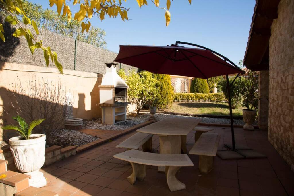 Willa Casa Bella Con Piscina Caldes De Montbui Zewnętrze zdjęcie