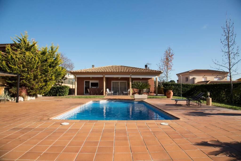 Willa Casa Bella Con Piscina Caldes De Montbui Zewnętrze zdjęcie