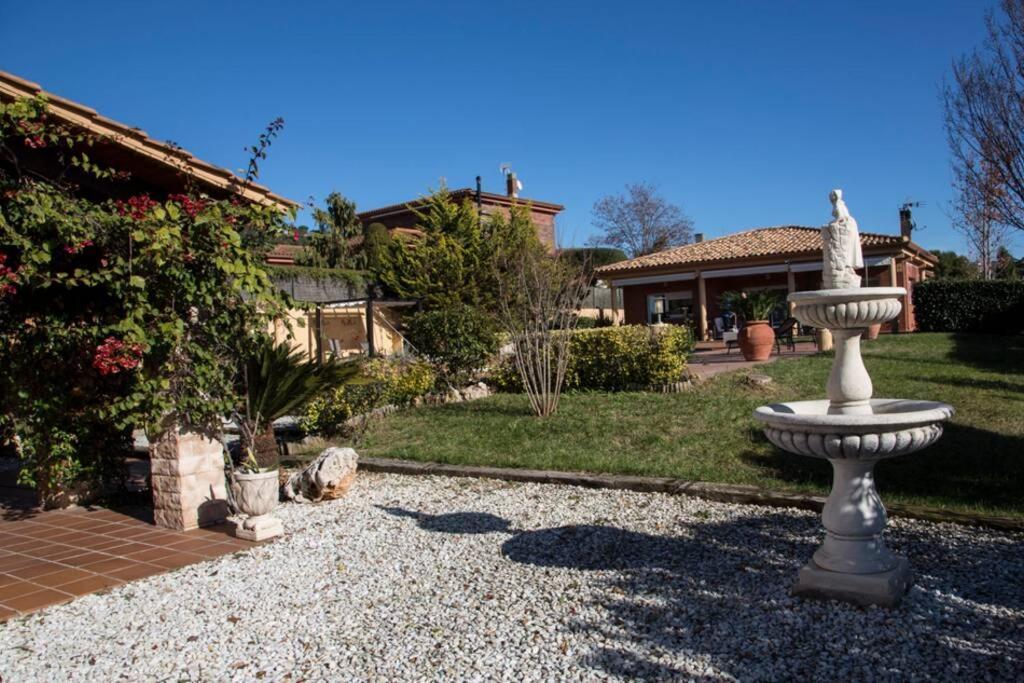 Willa Casa Bella Con Piscina Caldes De Montbui Zewnętrze zdjęcie
