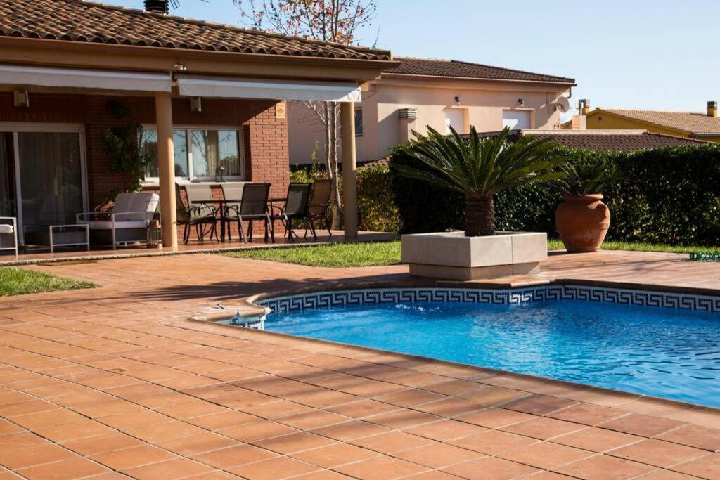 Willa Casa Bella Con Piscina Caldes De Montbui Zewnętrze zdjęcie