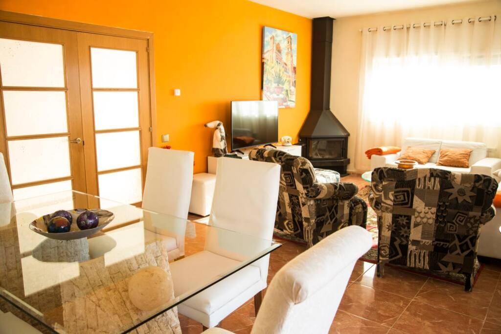 Willa Casa Bella Con Piscina Caldes De Montbui Zewnętrze zdjęcie