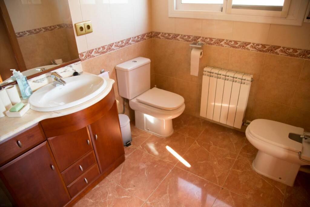 Willa Casa Bella Con Piscina Caldes De Montbui Zewnętrze zdjęcie